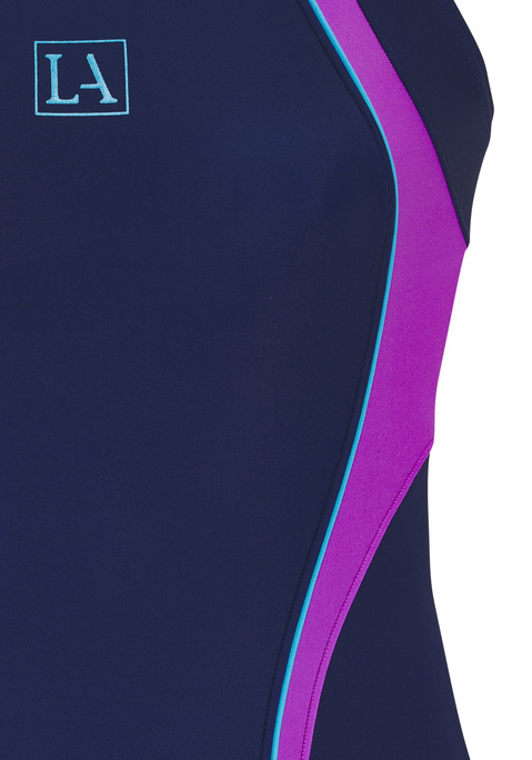 Bild: Badeanzug von LASCANA ACTIVE: Sportlicher wie modischer Badeanzug von Lascana Active mit Kontrast-Einsätzen und kleinem Logodruck vorn. Sportliche Rückenlösung. Vorne gefüttert. Elastische Qualität mit recyceltem Polyamid.