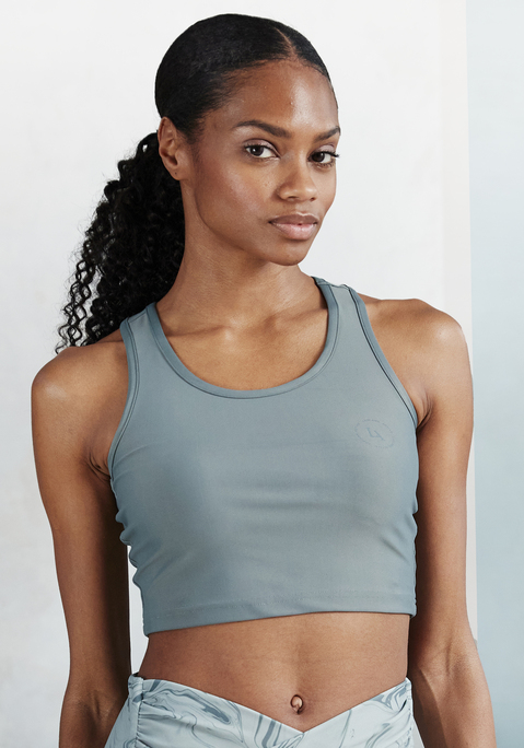 Bild: Crop-Top von LASCANA ACTIVE: Sportliches Crop-Top von Lascana Active. Rundhalsausschnitt und Ringerrücken. Breiter, elastischer Bund. Elastisches und atmungsaktives Funktionsmaterial.