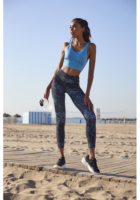 Bild: Leggings von LASCANA ACTIVE: Bequeme Performance-Leggings von Sunseeker. Mit breitem, hoch abschließendem und dehnbarem Bund. Charmantes Detail: das kleine Logo auf der Rückseite. Für diverse Aktivitäten geeignet. Atmungsaktives Funktionsmaterial.