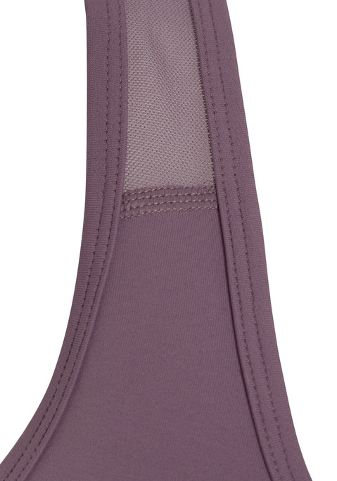 Bild: Crop-Top von LASCANA ACTIVE: Lascana Active Cropped-Top, attraktiv gerafftes Vorderteil, abgesetzter breiter Bund, eingefasster tiefer Rundhalsausschnitt, sportliche Mesh-Einsätze an den Trägern, aus atmungsaktiver Qualität.