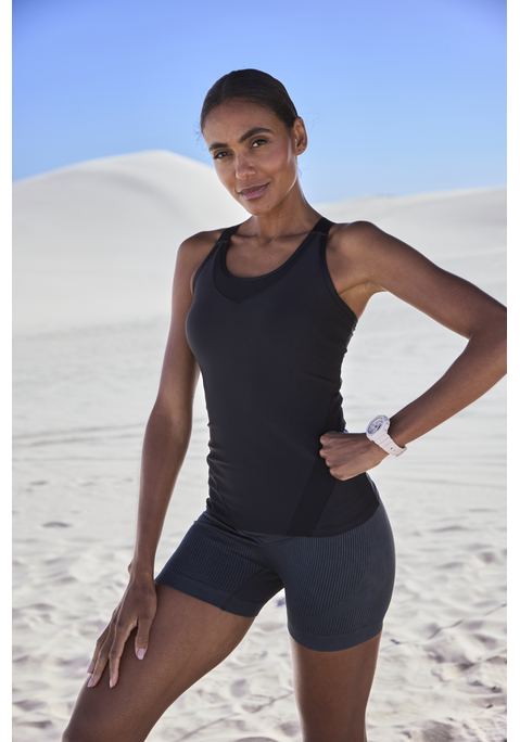 Bild: Sporttop von LASCANA ACTIVE: Unifarbenes Sporttop von Lascana Active. Beeindruckend: die leistungsstarken Mesh-Einsätze. Elastische, breite Träger, im Rücken gekreuzt. Atmungsaktives und elastisches Funktionsmaterial für optimalen Tragekomfort.