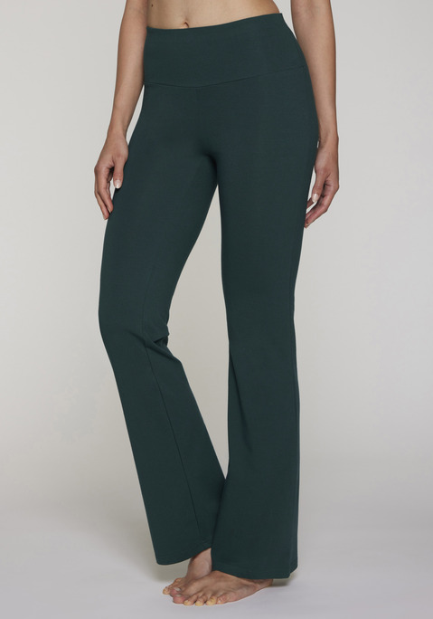 Bild: Jazzpants von LASCANA ACTIVE: Bequeme unifarbene Jazzpants von Lascana Active mit breitem Komfortbund und ausgestelltem Bein. Ideal zu Tops und T-Shirts im bauchfreien Schnitt. Weiche Baumwollmischung.