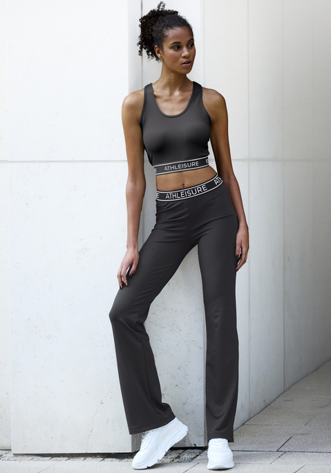 Bild: Jazzpants von LASCANA ACTIVE: Hochwertige Jazzpants von Lascana Active mit gewebtem Gummiband am Bund. Sportlicher Schnitt im typischen Jazzpants Stil. Ideal für alle sportlichen Aktivitäten sowie in der Freizeit. Elastisches und atmungsaktives Funktionsmaterial für hohen Tragekomfort.