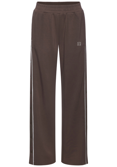 Bild: Jogginghose von LASCANA ACTIVE: Elegante Sporthose von Lascana Active. Das Besondere: das weite Bein und die Knöpfe an der Seitennaht. Weitere Details: Paspelierung entlang der Vorderseite der Beine und weißer Logo-Aufdruck oben an der linken Hüfte. Geraffter, elastischer Bund. Aus atmungsaktivem, elastischem Funktionsmaterial.