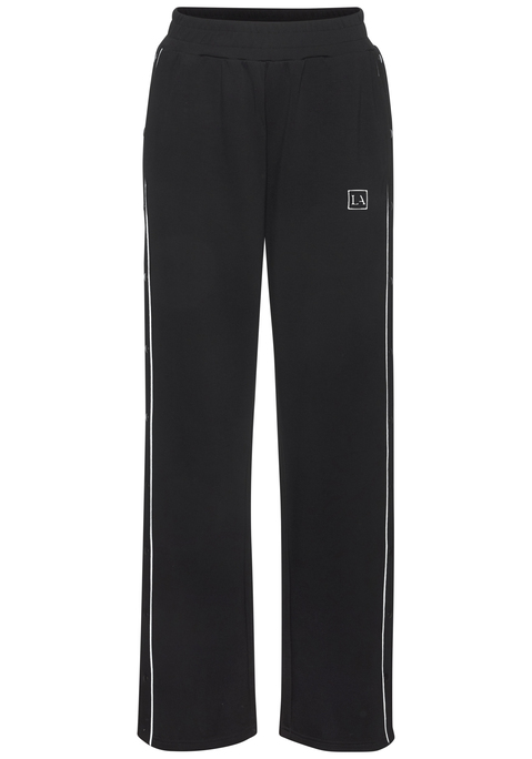 Bild: Jogginghose von LASCANA ACTIVE: Elegante Sporthose von Lascana Active. Das Besondere: das weite Bein und die Knöpfe an der Seitennaht. Weitere Details: Paspelierung entlang der Vorderseite der Beine und weißer Logo-Aufdruck oben an der linken Hüfte. Geraffter, elastischer Bund. Aus atmungsaktivem, elastischem Funktionsmaterial.