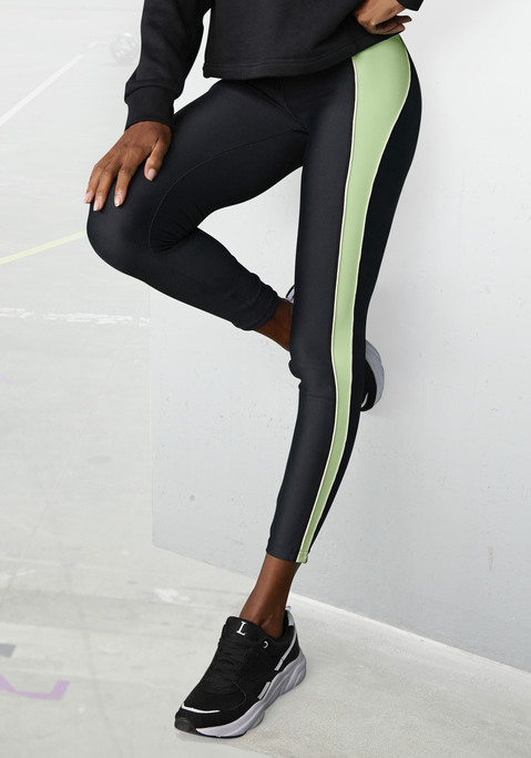 Bild: Leggings von LASCANA ACTIVE: Performance Leggings von Lascana Active aus weichem und atmungsaktivem Funktionsmaterial. Mit breitem, elastischem Bündchen für perfekten Sitz.