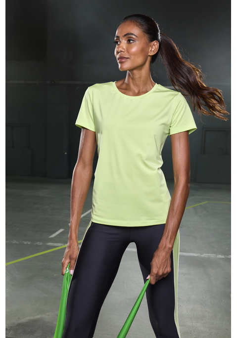Bild: T-Shirt von LASCANA ACTIVE: Unifarbenes Performance-T-Shirt von Lascana Active mit Rundhalsausschnitt. Gerade geschnitten. Vielseitig kombinierbar, für Sport und Freizeit. Elastisches Material.