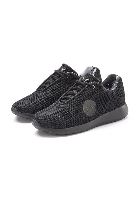 Bild: Sneaker von LASCANA ACTIVE: Sneaker mit Wohlfühlinnensohle VEGAN von LASCANA ACTIVE. Besonders leicht und flexibel. Herausnehmbare "Sooo bequem"-Innensohle. Für lose Einlagen geeignet. Tolles grafisches Innenfutter. Obermaterial aus Mesh, Futter und Decksohle aus Textil, Laufsohle aus Synthetik.