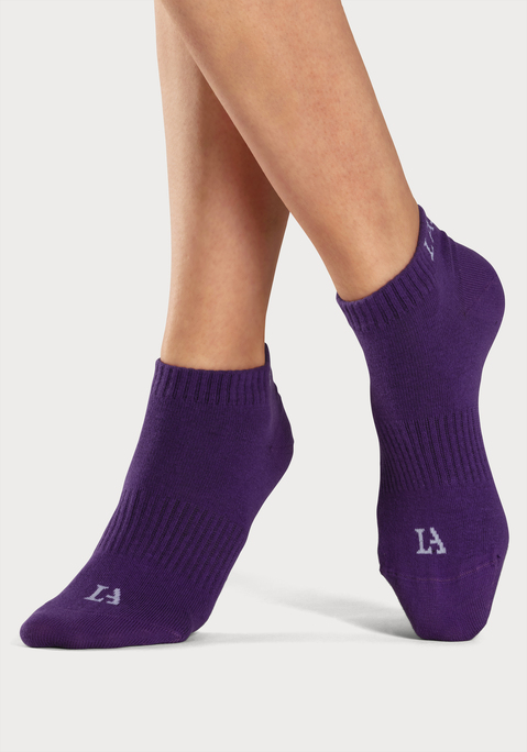 Bild: Sneakersocken von LASCANA ACTIVE: Lascana Active Sneakersocken im 6er-Set, integriertes Mittelfußgummi, aus weicher elastischer Baumwollmischung und mit Logoschriftzug als stylischen Akzent.