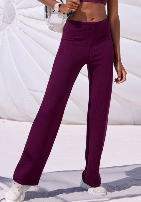 Bild: Sporthose von LASCANA ACTIVE: Sporthose von Lascana Active mit Rippstruktur und weitem Bein. Dezentes Logo auf der Hüfte. Elastisch und atmungsaktiv für idealen Tragekomfort.