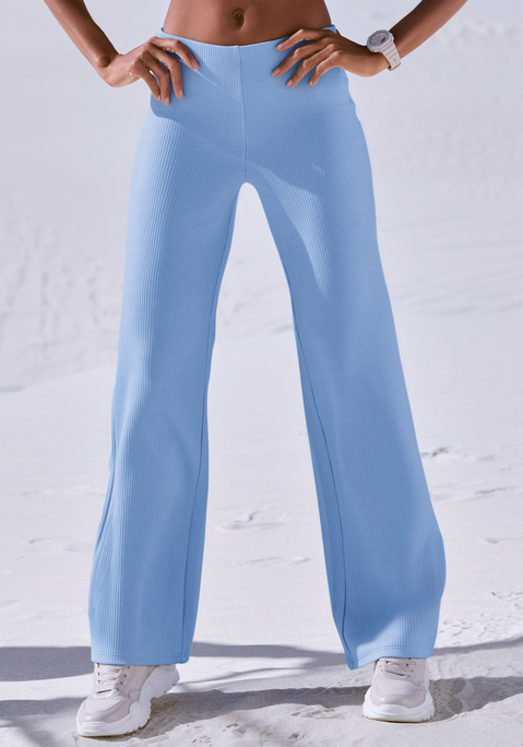 Bild: Sporthose von LASCANA ACTIVE: Sporthose von Lascana Active mit Rippstruktur und weitem Bein. Dezentes Logo auf der Hüfte. Elastisch und atmungsaktiv für idealen Tragekomfort.