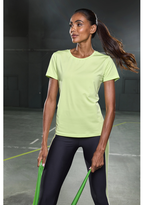 Bild: T-Shirt von LASCANA ACTIVE: Unifarbenes Performance-T-Shirt von Lascana Active mit Rundhalsausschnitt. Gerade geschnitten. Vielseitig kombinierbar, für Sport und Freizeit. Elastisches Material.