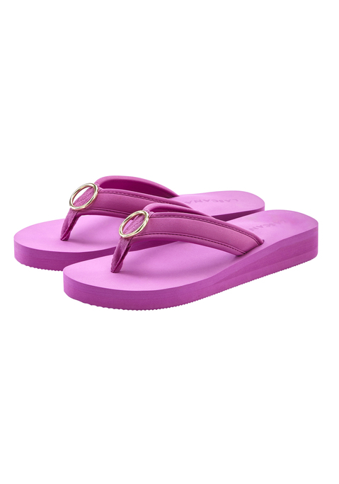 Bild: Badezehentrenner von LASCANA: Zehentrenner VEGAN von LASCANA. Besonders weich, flexibel und leicht. Mit modischer Ringapplikation. Wasserabweisendes Material. Eignet sich hervorragend für den Strand und Pool. Obermaterial aus Textil. Decksohle und Laufsohle aus Synthetik.