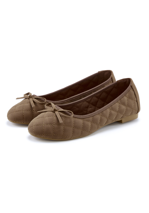 Bild: Ballerina von LASCANA: Ballerina VEGAN von LASCANA. Obermaterial aus Lederimitat. Futter und Decksohle aus Textil. Laufsohle aus Synthetik.