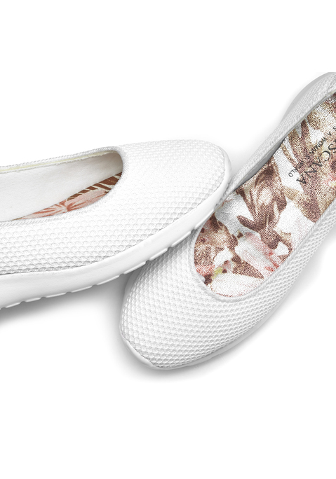 Bild: Ballerina von LASCANA: Slipper aus Textil VEGAN von LASCANA. Obermaterial, Futter und Decksohle aus Textil. Laufsohle aus Synthetik.