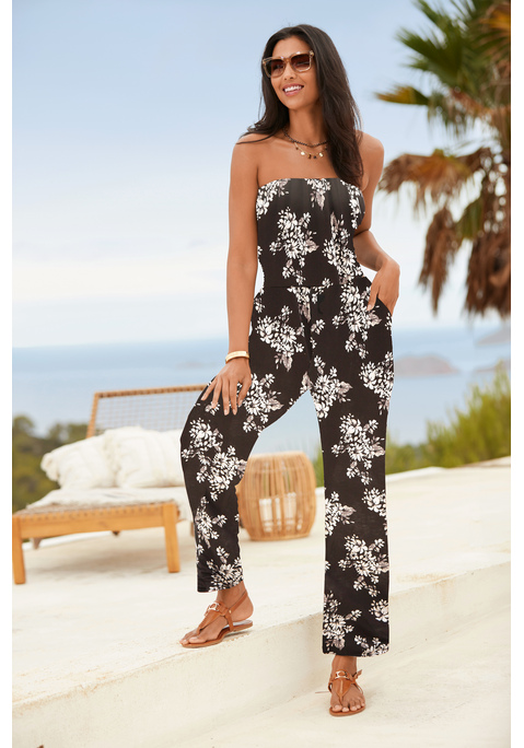 Bild: Bandeauoverall von LASCANA: Bandeau-Overall von Lascana. Allover bedruckt, jedes Teil ein Unikat. Gummizug am Ausschnitt für guten Halt. Leichte Raffungen an der Taille. Seitliche Eingrifftaschen. Weiche Viskosemischung. Innenbeinlänge ca. 72cm.