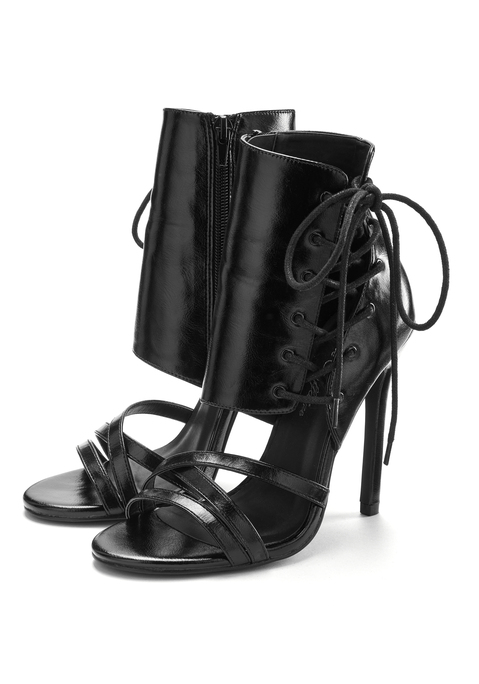 Bild: High-Heel-Sandalette von LASCANA Belle Affaire: Aufregende High-Heel-Sandaletten von Lascana Belle Affaire. In Lackoptik aus Lederimitat. Mit Schnürung. Mit Reißverschluss für einen einfachen Einstieg. Pennyabsatz mit 12 cm Höhe. Perfekt für das Kleid und zu verführerischen Dessous, aber auch für die Party. Innensohle aus Lederimitat. Futter aus Lederimitat und Textil. Laufsohle aus Synthetik.
