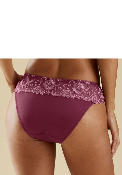 Bild: Bikinislip von LASCANA: LASCANA: Bikinislip rundherum mit hübschem Spitzenbandbund, kombiniert mit blickdichtem Microtouchmaterial. Mit Baumwollzwickel. Aus 80% Polyamid, 12% Polyester, 8% Elasthan.