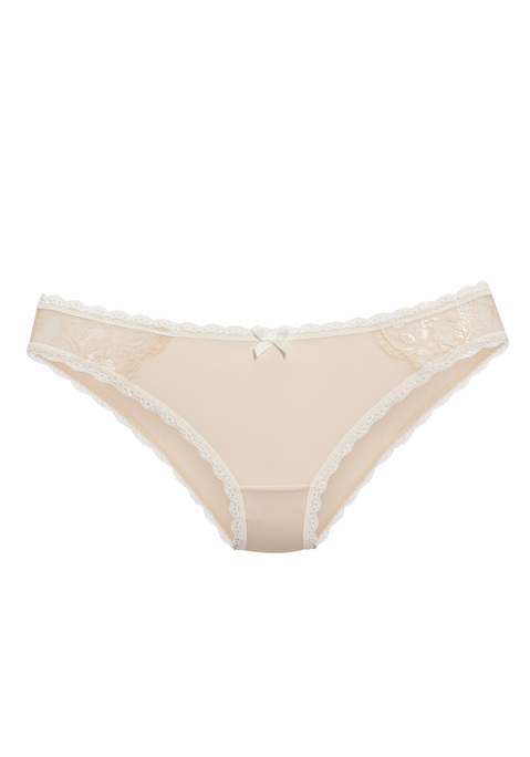 Bild: Bikinislip von LASCANA: Tolle Spitzendetails mit floralem Muster: der feminine Bikinislip von Lascana

Lascana zeigt mit diesem klassischen Bikinislip einen konsequent femininen Style. Florale Spitzeneinsätze seitlich sowie zarte Spitzenbänder am Bündchen und an den Beinausschnitten verleihen dem Höschen eine romantische Optik. Eine kleine Satinschleife vorn setzt zusätzlich ein verspieltes Extra und rundet das feminine Design ab.

Weiche Microfaser-Qualität für den perfekten Sitz

Knapp geschnitten und aus angenehm weicher Microfaser-Qualität gearbeitet, sitzt der Slip perfekt auf der Haut. Das elastische Spitzenband an Taillen- und Beinabschlüssen sorgt zusätzlich für eine flexible und komfortable Passform. So vereint der Bikinislip modisches Design mit einem angenehmen Tragegefühl.

Der perfekte Begleiter für den Alltag und besondere Momente

Kombiniert mit einem passenden BH von Lascana entsteht ein aufeinander abgestimmtes Dessous-Set für einen einheitlichen Look. Unter leichten Stoffen sorgt der knapp geschnittene Slip für eine dezente, nahtlose Silhouette im Alltag. Auch für romantische Anlässe ist dieses feminine Detail eine stilvolle Wahl.

Der Bikinislip von Lascana wird durch seinen femininen Look schnell zu einem Liebling für alle Tage.