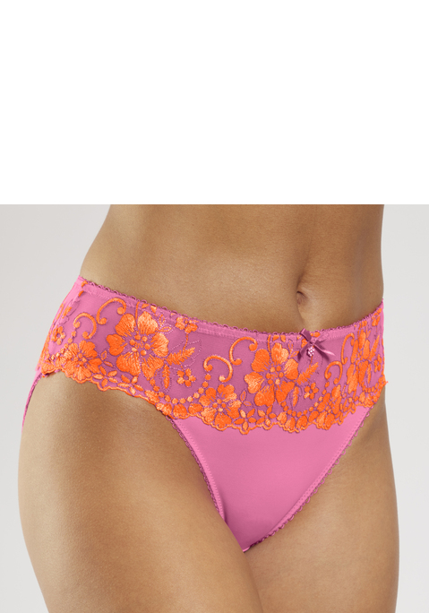 Bild: Bikinislip von LASCANA: LASCANA: Bikinislip rundherum mit hübschem Spitzenbandbund, kombiniert mit blickdichtem Microtouchmaterial. Mit Baumwollzwickel. Aus 80% Polyamid, 12% Polyester, 8% Elasthan.