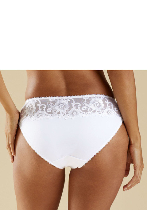 Bild: Bikinislip von LASCANA: LASCANA: Bikinislip rundherum mit hübschem Spitzenbandbund, kombiniert mit blickdichtem Microtouchmaterial. Mit Baumwollzwickel. Aus 80% Polyamid, 12% Polyester, 8% Elasthan.