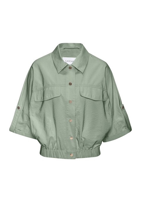 Bild: Blouson von LASCANA: Leichter Blouson von Lascana mit klassischem Reverskragen und Druckknopfleiste vorn. 3/4-Ärmel mit fixiertem Aufschlag und Riegel. Zierbrusttaschen und seitliche Eingrifftaschen. Gummizugbund am Saum. Vielseitig kombinierbar. Weiche Webware.