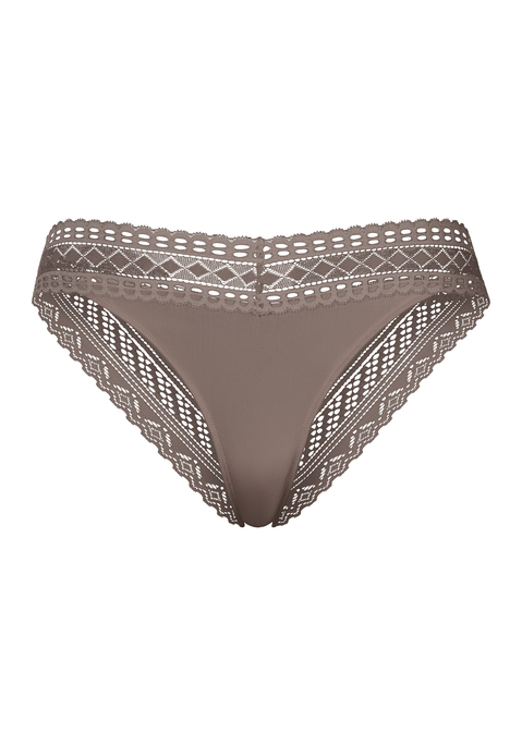 Bild: Brasilslip von LASCANA: Knapper Brasilslip mit Ethnomuster im 2er-Pack von Lascana. Mit zarter grafischer Spitze am Bund und Rückteil. Normale Leibhöhe mit knapp geschnittenem Pobereich. Passendes Top und Bustier erhältlich. Elastisches Material für eine optimale Passform.