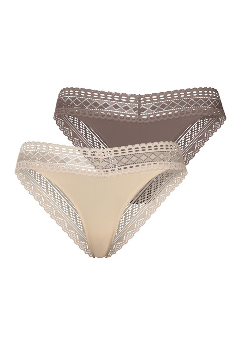 Bild: Brasilslip von LASCANA: Knapper Brasilslip mit Ethnomuster im 2er-Pack von Lascana. Mit zarter grafischer Spitze am Bund und Rückteil. Normale Leibhöhe mit knapp geschnittenem Pobereich. Passendes Top und Bustier erhältlich. Elastisches Material für eine optimale Passform.