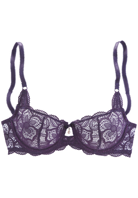 Bild: Bügel-BH von LASCANA: Femininer Bügel-BH (ohne Wattierung) mit verführerischem Cut-Out. Rundherum aus edler, floraler Spitze in transparenter Optik. Hübsche Zierschleife mit einzigartigem Perlenaccessoire. Individuell verstellbare Träger sowie Rückenverschluss. Mit Liebe & Leidenschaft in Hamburg kreiert. Obermaterial: 88% Polyamid, 12% Elasthan.
