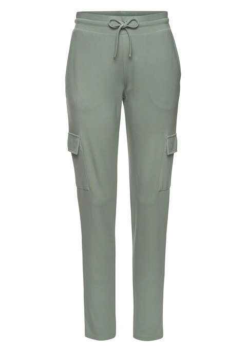 Bild: Cargohose von LASCANA: Herrlich bequeme Cargohose von Lascana. Elastischer Tunnelzugbund mit Bindeband. Praktische aufgesetzte Taschen. Schmal zulaufende Beine. Ideal zum Reisen und zu Hause. Weiche, elastische Qualität.
