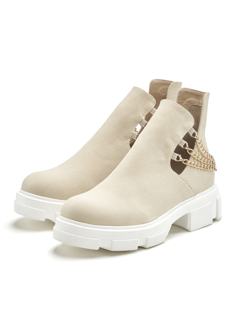 Bild: Chelseaboots von LASCANA: Stiefelette mit Ketten-Detail von LASCANA. Obermaterial aus Synthetik. Futter aus Textil. Decksohle aus Lederimitat. Laufsohle aus Synthetik.