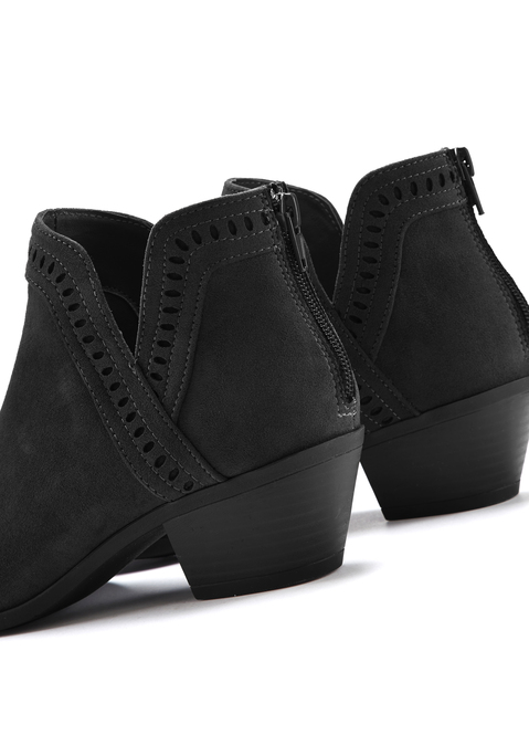 Bild: Cowboy Stiefelette von LASCANA: Boots VEGAN von LASCANA. Obermaterial aus Microfaser. Futter aus Textil. Decksohle aus Lederimitat. Laufsohle aus Synthetik. Absatzhöhe ca. 5 cm.