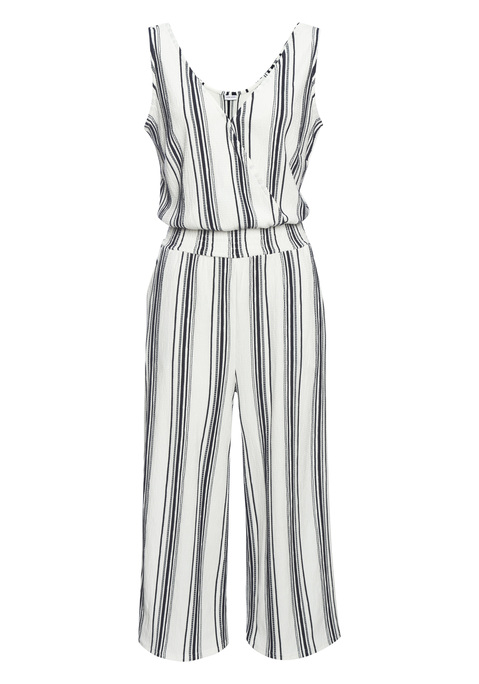 Bild: Culotte-Overall von LASCANA: Herrlich sommerlicher Culotte-Overall von Lascana mit überlappendem Oberteil. Breite Träger und 7/8-Länge. Breiter Smokeinsatz auf Taillenhöhe für eine gute Passform. Perfekt für Freizeit und Urlaub. Strukturierte, gekreppte Ware im Längsstreifen-Design.