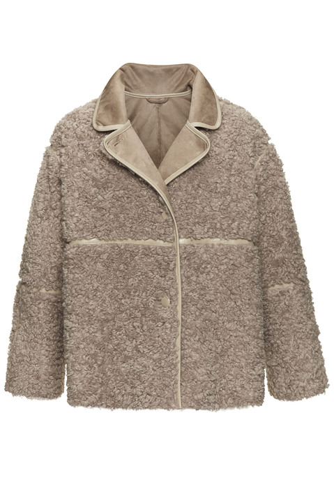 Bild: Fellimitatjacke von LASCANA: Stylische Cabanjacke von Lascana. Mit Veloursdetails. Reverskragen. Verschließbar durch 3 überzogene Knöpfe. Seitennahttaschen. Aus Teddyplüsch.