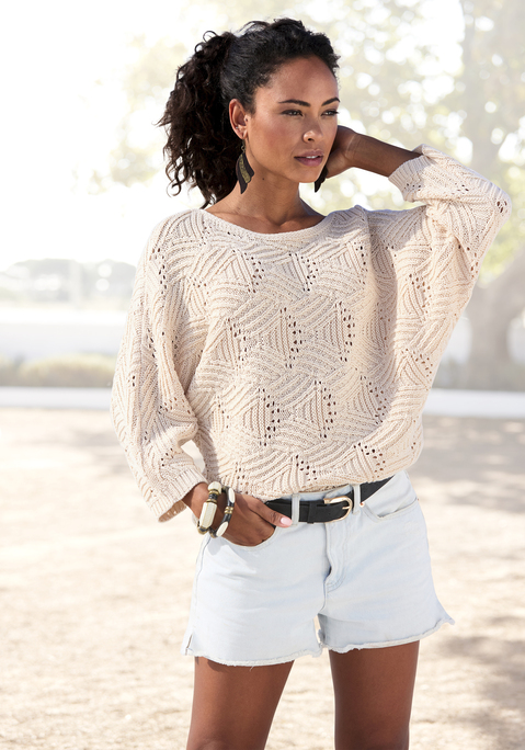 Bild: Fledermauspullover von LASCANA: Gestrickter Strandpullover von Lascana mit 3/4-Ärmeln im Fledermaus-Stil. Mit modischem U-Boot-Ausschnitt. Lockere Passform. Tolles Strickmuster in leicht transparenter Ausführung. Softe Strickqualität.