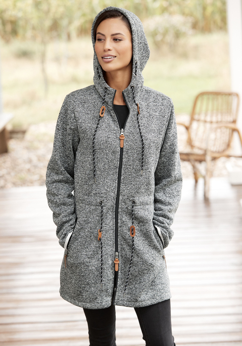 Bild: Fleecejacke von LASCANA: Lange sportliche Fleecejacke mit Kordelzügen an der Teile und an der Kapuze.. Kleiner Markendruck auf der Vorderseite und seitliche Eingriffstaschen. Angenehm weiche Fleecequalität aus 100% Polyester.