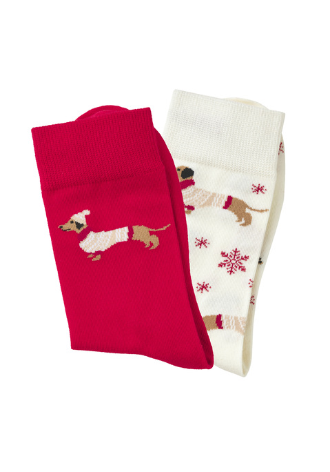 Bild: Freizeitsocken von LASCANA: <h3>Weihnachtssocken im 2er-Set mit Dackelmotiven</h3>
<p>
Die charmanten Weihnachtssocken von <strong>LASCANA</strong>  im 2er-Set sind nicht nur für Dackelfreunde ein absolutes Must-have. Sie verleihen mit ihren lustigen Dackel-Designs jedem Outfit einen festlichen Touch. Der weiche Gummibund sorgt für einen bequemen Sitz, während die verstärkten Fersen und Spitzen für Langlebigkeit stehen. Diese einzigartigen Socken von <strong>Lascana</strong> bringen Freude in die kalte Jahreszeit und sind ein echter Hingucker!
</p>

<h4>Details und Pflegehinweise</h4>
<p>
Die Freizeitsocken bieten eine elastische Passform, die sich angenehm an die Füße anschmiegt. Hergestellt aus einer hochwertigen Baumwollmischung, sind sie besonders weich und angenehm auf der Haut. Die Socken sind maschinenwaschbar, was die Pflege zum Kinderspiel macht. Komfort und Strapazierfähigkeit, die nicht nur für festliche Anlässe geeignet sind.
</p>

<h4>Outfit-Tipps und Trageanlässe</h4>
<p>
Am besten kombiniert man diese lustigen Socken mit den Lieblings-Sneakern für einen lässigen Streetwear-Look oder trägt sie einfach zu Hause für entspannte Stunden. Sie eignen sich perfekt für die Feiertage, gemütliche Abende mit Freunden oder einfach für einen Tag auf der Couch. Dazu ein schicker Oversize-Pullover oder eine bequeme Jogginghose, um den perfekten Casual-Stil zu kreieren.
</p>
<p>
Die festlichen Dackelmotive des 2er-Sets Weihnachtssocken von <strong>Lascana</strong> inspirieren und bereiten bei jedem Schritt Vergnügen! 
</p>