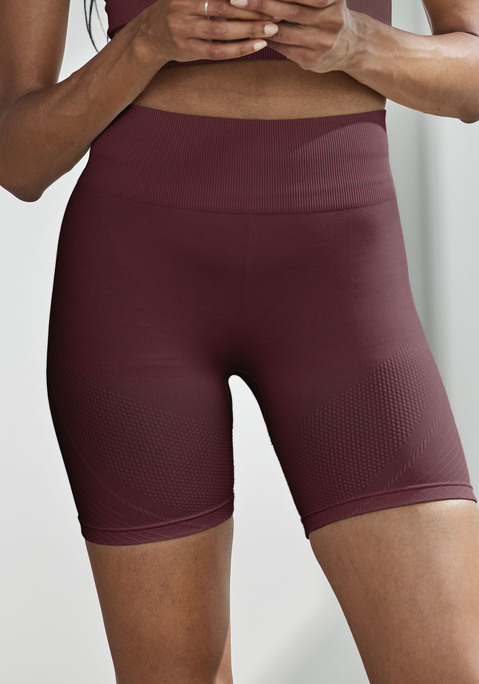 Bild: Funktionsshorts von LASCANA: Nahtlose Shorts von Lascana. Breiter Komfortbund. Eingewirkte Shaping-Strukturen und pusht den Po. Körperbetonte Passform. Atmungsaktives Stretchmaterial.