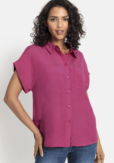 Bild: Hemdbluse von LASCANA: Hemdbluse von LASCANA mit einer Brusttasche, durchgehender Knopfleiste und kurzen Seitenschlitzen. Kurze Ärmel mit fixiertem Umschlag. Länge ca. 68 cm. Aus 58% Viskose, 28% Baumwolle (unterstützt Cotton made in Africa), 14% Leinen.