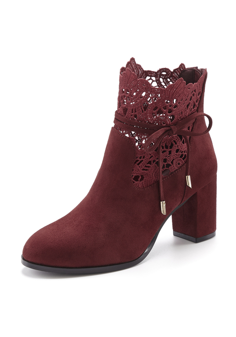 Bild: High-Heel-Stiefelette von LASCANA: Stiefelette mit Spitze von LASCANA. Absatzhöhe ca. 7 cm. Obermaterial, Futter aus Textil. Decksohle aus Lederimitat. Laufsohle aus Synthetik.
