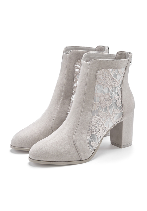 Bild: High-Heel-Stiefelette von LASCANA: Leichte Stiefelette von Lascana. Highlight: die modische Spitze und der komfortable Blockabsatz. Femininer Stil, passt ideal zu Jeans, Shorts oder Kleidern.