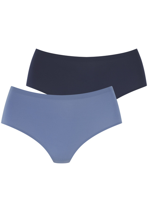 Bild: High-Waist-String von LASCANA: Komfortabler High-waist-String von Lascana aus besonders elastischer Microfaser. Praktischer 2er-Pack. Hohe Leibhöhe und extrahoher Beinausschnitt. Dank nahtloser Verarbeitung zeichnet sich nichts unter enger Kleidung ab. Besonders bequeme und leichte Qualität.