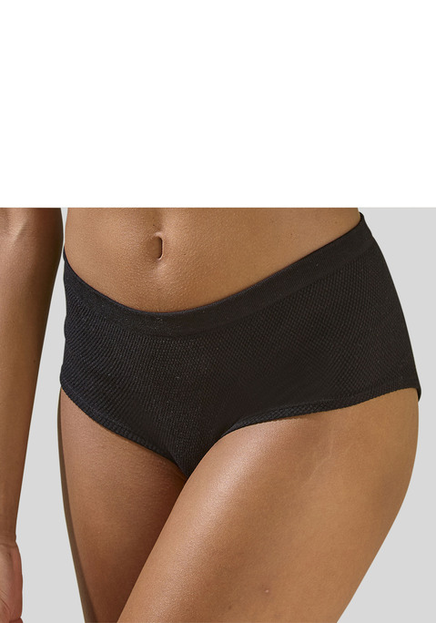 Bild: Hipster von LASCANA: Modische Panty aus angenehm weicher Baumwollqualität. In abdeckender Schnittform. Mit eingearbeitetem Baumwollzwickel. Passender BH aus der gleichen Serie erhältlich. Mit Liebe & Leidenschaft in Hamburg kreiert. Obermaterial: 58% Baumwolle, 39% Polyamid, 3% Elasthan.