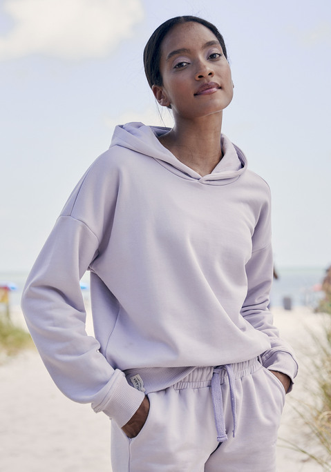 Bild: Hoodie von LASCANA: Gemütliches Homewear-Hoodie von Lascana. Tonige Logostickerei. Angesetzte Rippbündchen. Bequeme Passform mit überschnittenen Schultern. Angenehme Baumwollqualität.