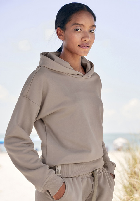 Bild: Hoodie von LASCANA: Gemütliches Homewear-Hoodie von Lascana. Tonige Logostickerei. Angesetzte Rippbündchen. Bequeme Passform mit überschnittenen Schultern. Angenehme Baumwollqualität.