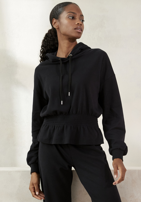 Bild: Hoodie von LASCANA: Kapuzensweatshirt von Lascana. Smokbund in der Taille. Kapuze mit Kordelzug. Lange Ärmel mit gerippten Bündchen. Weiche Qualität.
