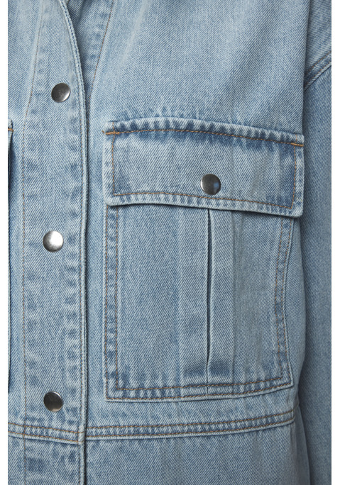 Bild: Jeansjacke von LASCANA: Trendige Oversize-Jeansjacke von Lascana in lässiger Kastenform mit seitlichen Schlitzen und Kontrastnähten. Aufgesetzte Taschen sowie Seitennahttaschen für praktischen Stauraum, einreihige Druckknopfleiste für einen klassischen Look. Perfekt für stylische Casual-Looks. Hochwertige Baumwolle.