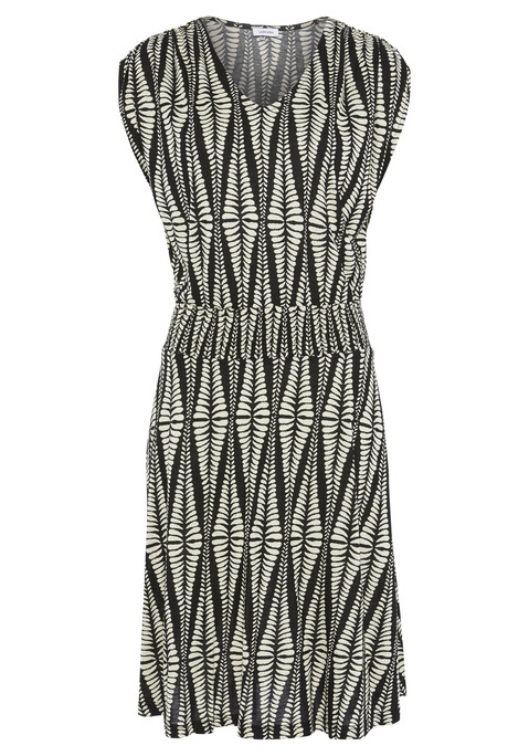 Bild: Jerseykleid von LASCANA: Allover bedrucktes Kleid von Lascana, jedes Teil ein Unikat. Tiefer Rundhalsausschnitt und überschnittene Schultern mit Raffung. Breiter Smokeinsatz in der Taille. Aus weichem Viskose-Jersey.