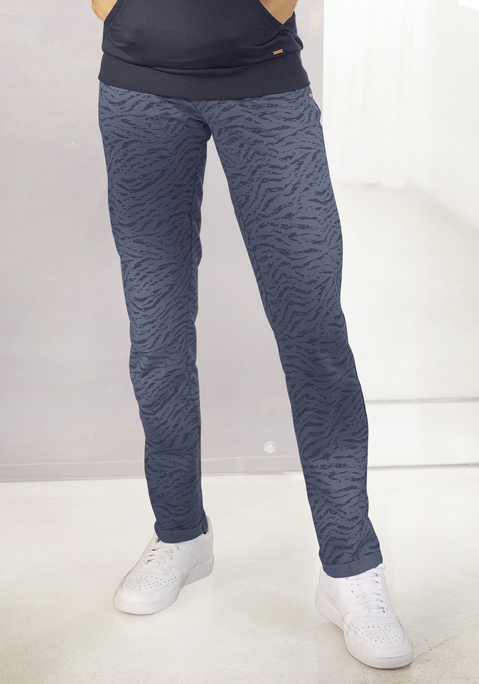 Bild: Jogginghose von LASCANA: Sweatpants von Lascana mit elastischem Tunnelzugbund. Mit seitlichen Eingrifftaschen und gekrempeltem Saum. Obermaterial: 50% Baumwolle (unterstützt Cotton made in Africa)  , 50% Polyester