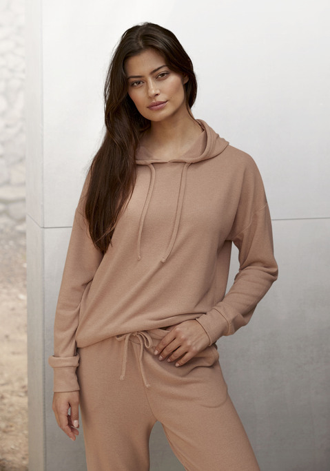Bild: Kapuzenpullover von LASCANA: Hoodie von Lascana. Unifarbenes Design. Kapuzenkordeln. Lange Ärmel mit überschnittenen Schultern und gerippten Bündchen. Weiche Strickware.